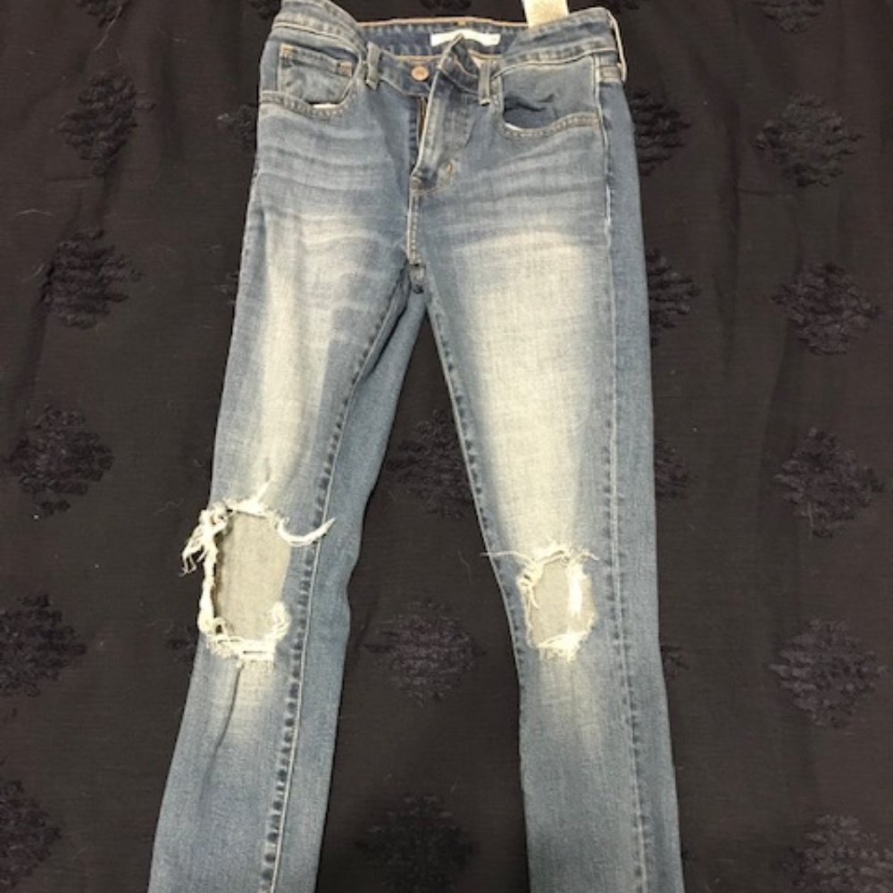 LEVI's high rise distressed skinny jean